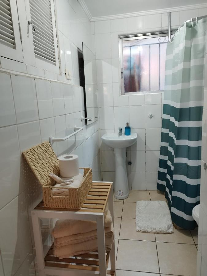 Hostal Casa Lhotse Він'я-дель-Мар Екстер'єр фото